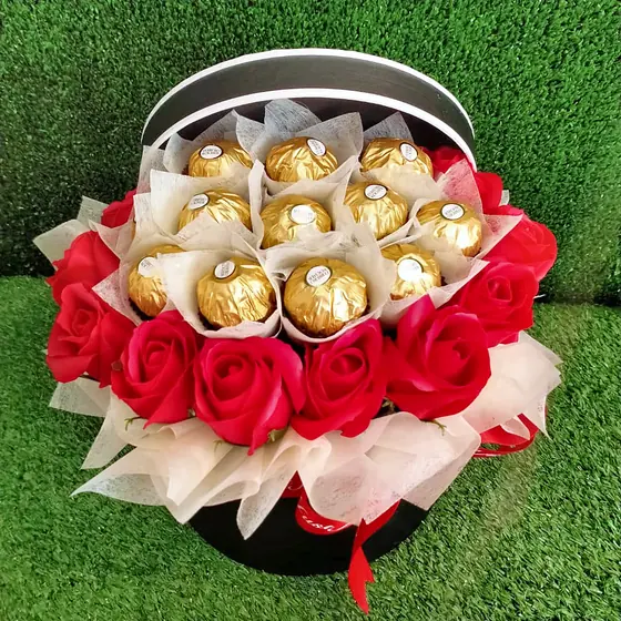 Chocolate bouquets by ANGGUN Florist, photo 98