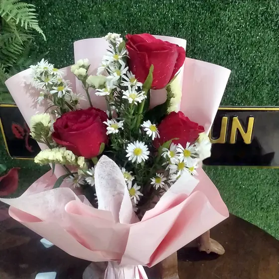 Rose bouquets by ANGGUN Florist, photo 50