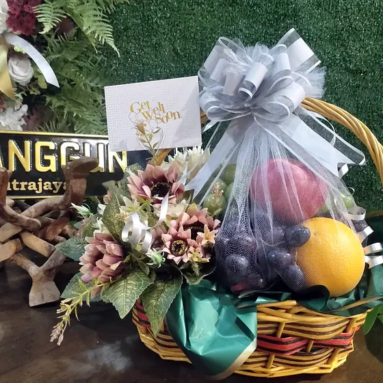 Fruit baskets by ANGGUN Florist, photo 84